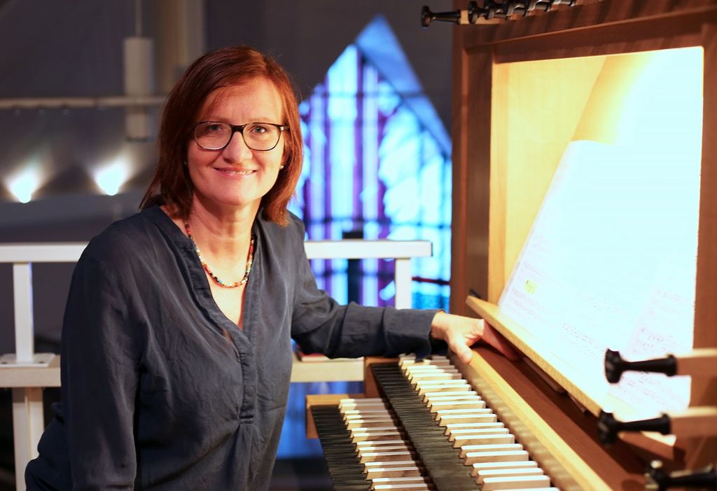 Marina Sagorski an der Orgel